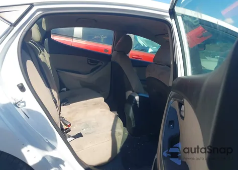 2015 Hyundai Elantra Se z USA, uszkodzony, nr VIN 5NPDH4AE0FH556557